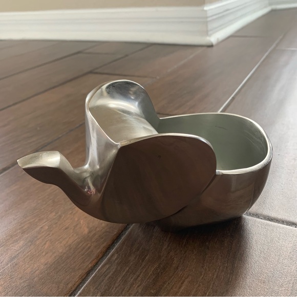 Silver Elephant Shiny Planter/Trinket Dish by Kensie Home - Picture 2 of 6